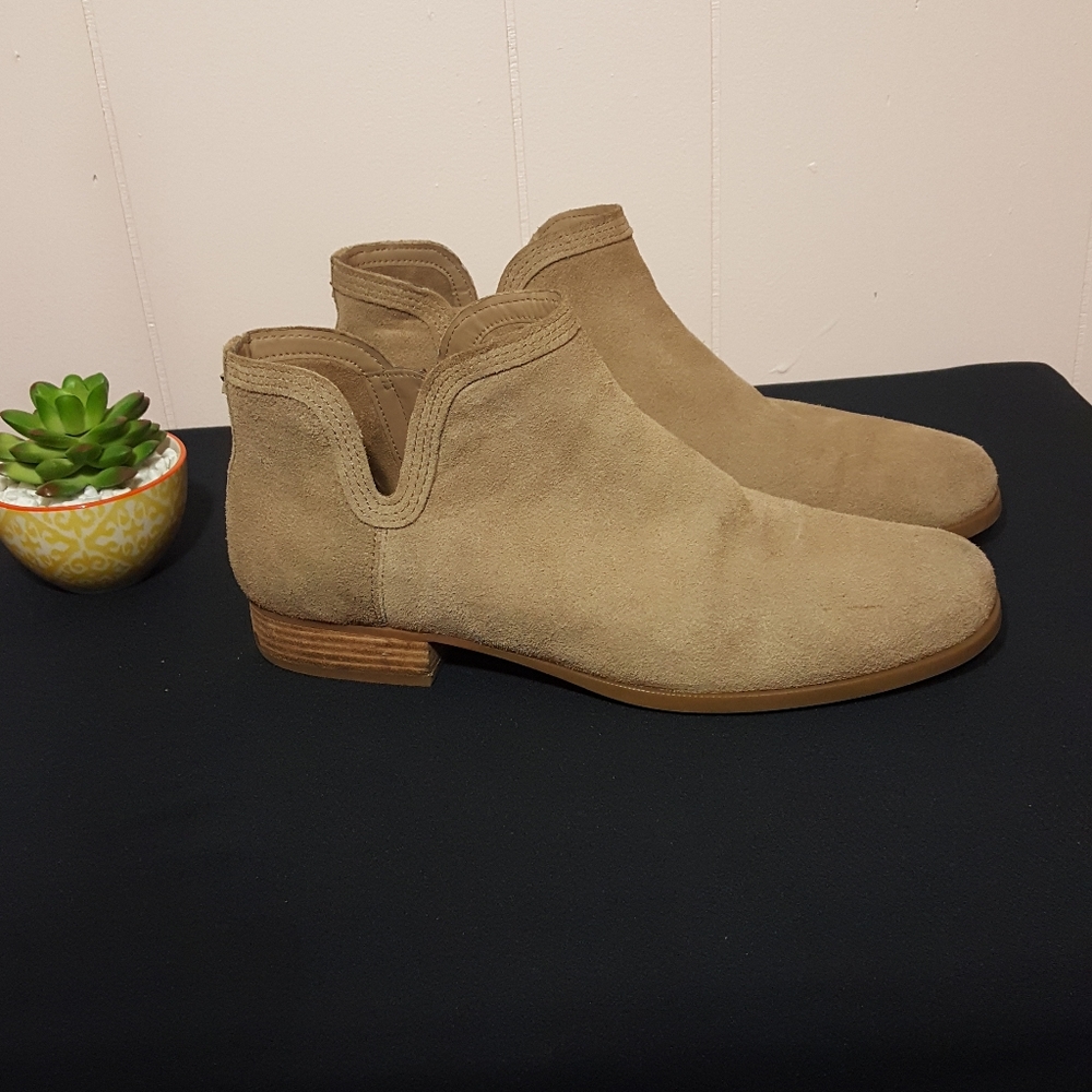 Ankle boots
